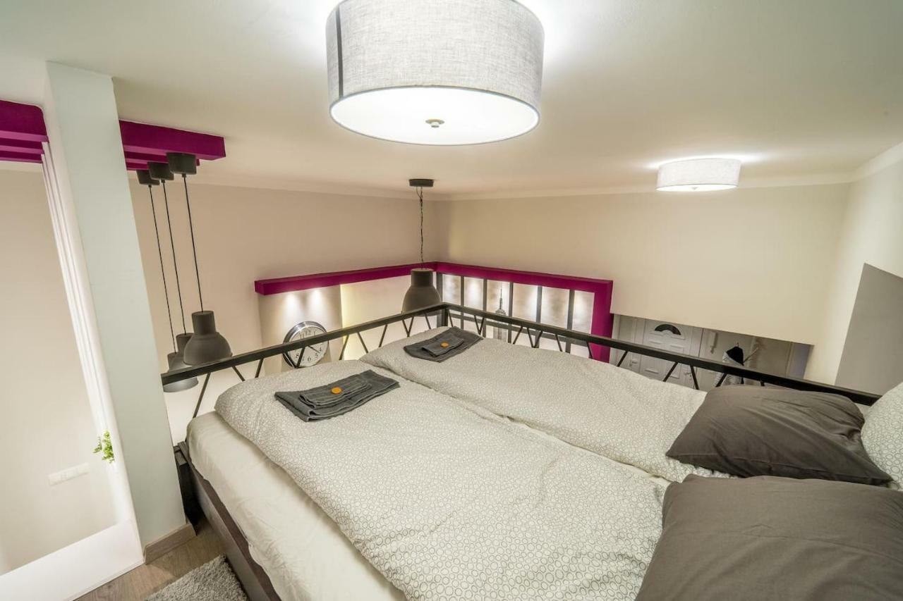 Cozy Downtown Studio Apartment Budapest Luaran gambar