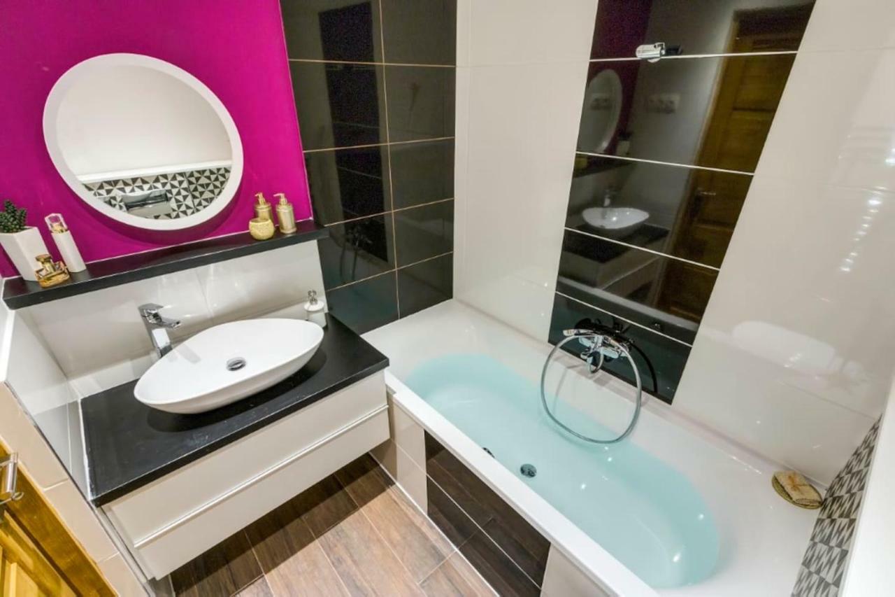 Cozy Downtown Studio Apartment Budapest Luaran gambar