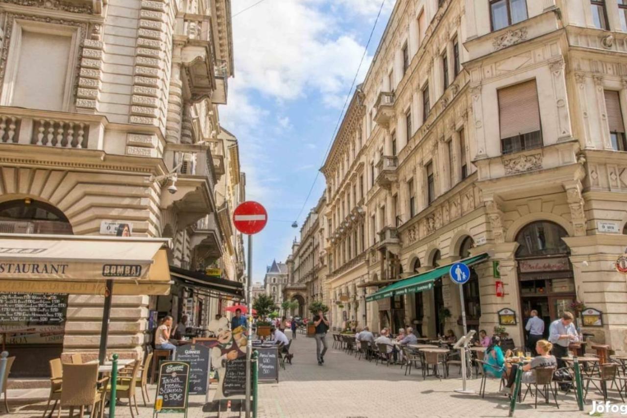 Cozy Downtown Studio Apartment Budapest Luaran gambar