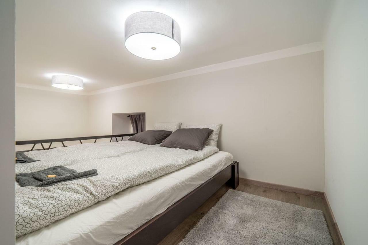 Cozy Downtown Studio Apartment Budapest Luaran gambar